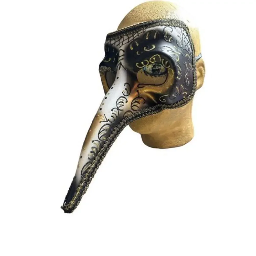 Original Venetian mask in papier-mâché made entirely by hand and decorated by ha